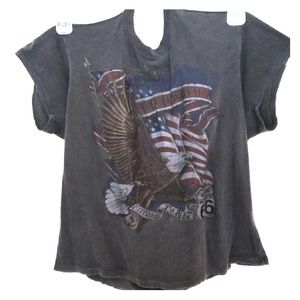 Distressed patriotic graphic tee